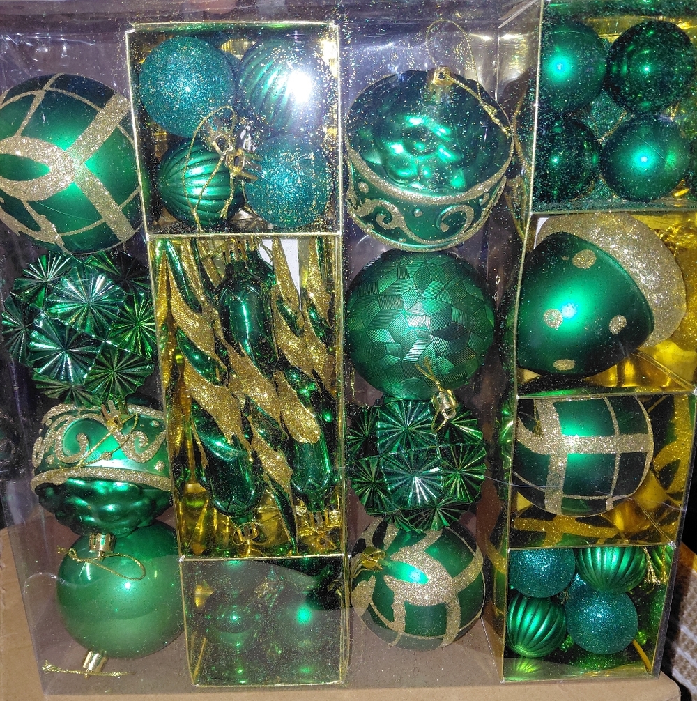 Green and Gold Holiday Ornament Set